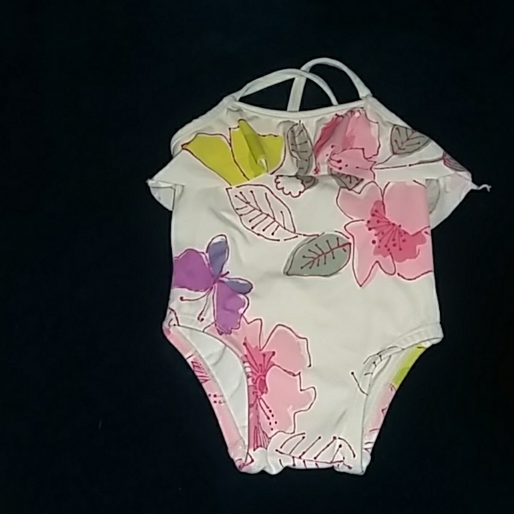 Baby swimsuit w/cover-up